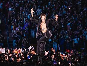 A Harry Styles Pop-Up Shop Is Taking Over Seattle This Weekend—Here’s What We Know