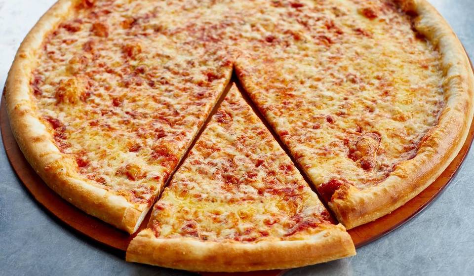 Seattle Readers Can Earn Free Pizza with This 90s-Themed Library Challenge