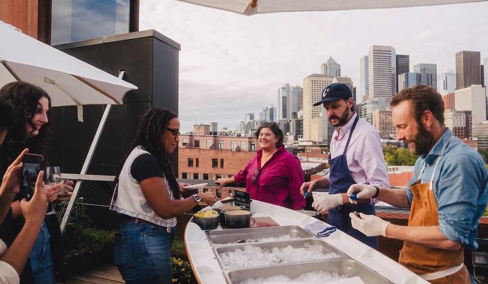 El OysterFest vuelve este mes de mayo a Pioneer Square con marisco local, bebidas y vistas desde la azotea