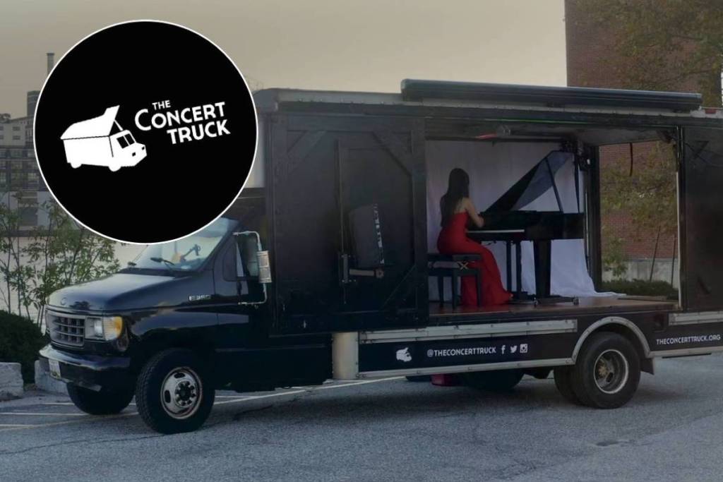 Una sala de conciertos móvil de 16 pies llega a Seattle con actuaciones clásicas al aire libre gratuitas a cargo de la Sociedad de Música de Cámara de Seattle: aquí te contamos dónde puedes verlo en su última semana