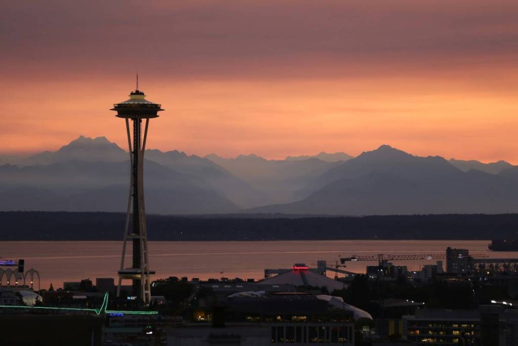 puesta de sol en Seattle, horario de verano en Washington