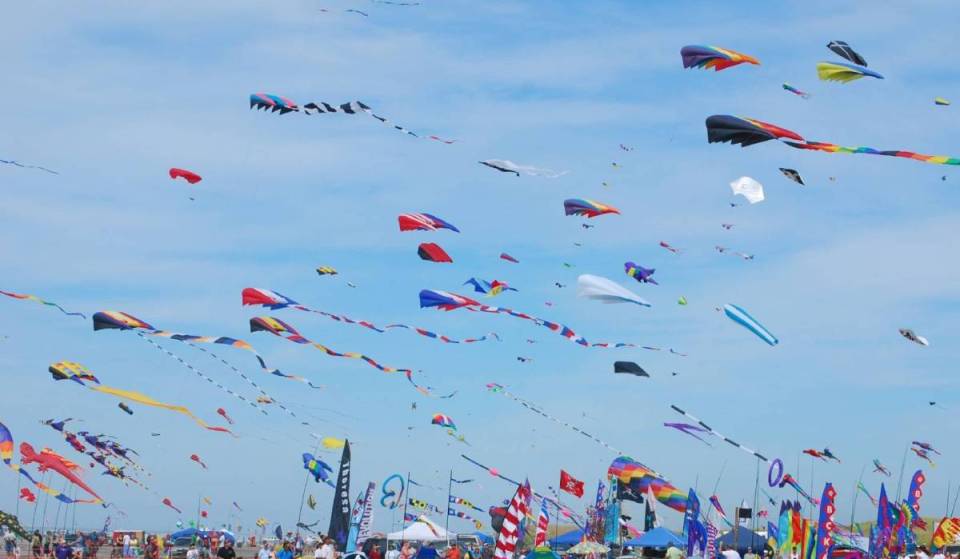 North America’s largest, week-long kite festival is in Washington State — and it celebrates 45 years with a new international competition this August