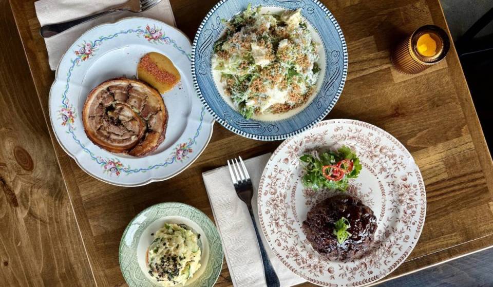 Bon Appétit acaba de incluir este local de Seattle entre los 19 mejores restaurantes nuevos de Estados Unidos de 2026, calificando su menú de inspiración japonesa como «un viaje que amplía el paladar y te hace la boca agua».