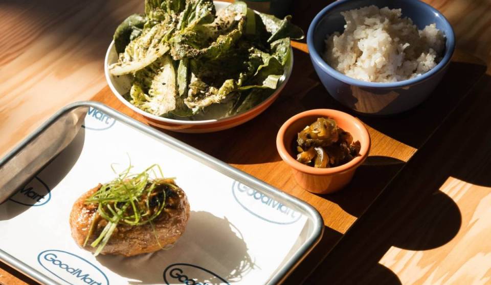 De la mano del querido chef de Seattle creador de Local Tide, GoodMart es una nueva charcutería y cafetería de marisco de inspiración japonesa en Ballard