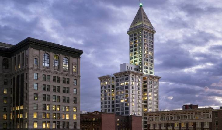 El ático de la Smith Tower de Seattle, antes y ahora: de la peculiar casa de una madre soltera a un elegante y moderno apartamento que se alquila por 17 000 dólares al mes
