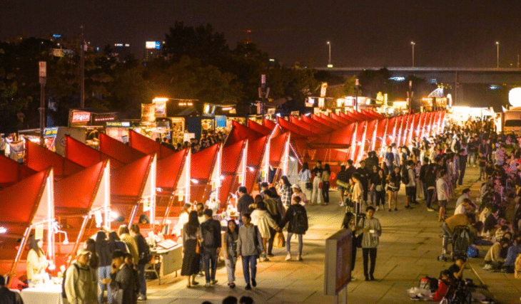 The charm of nightlife under the night sky, 4 recommended night markets