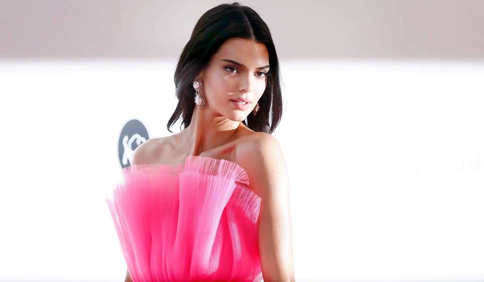 켄달 제너 파우치 속 그 제품! 세계적 셀럽들이 ‘내돈내산’하는 K-아이템 6선