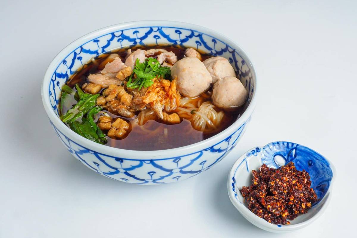 Huaikhwang Chicken Broth Noodle best cheap restaurants