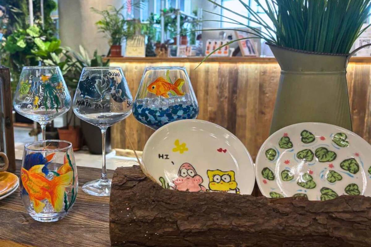 clay dates and pottery making in SG