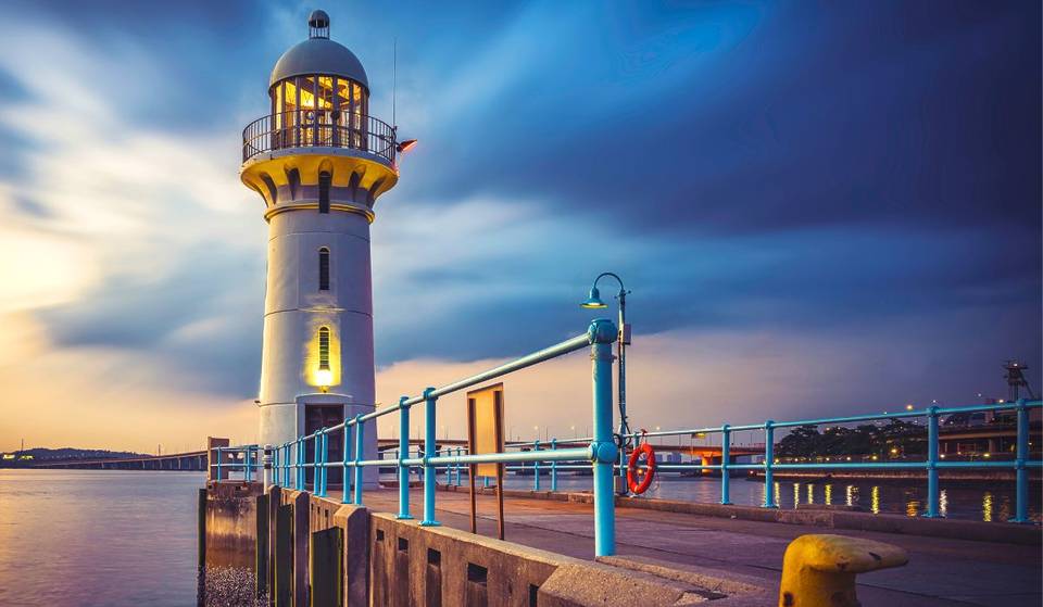 14 Dreamy Places To Kiss In Singapore This Season