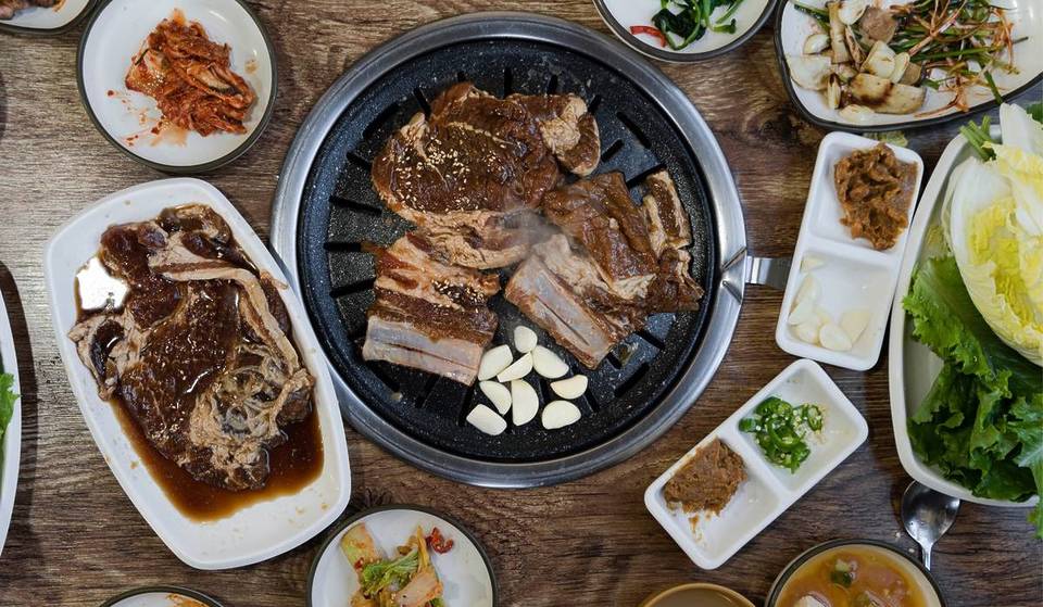 20 Top Korean BBQ Restaurants In Singapore—With Free-Flow Meat, Kimchi Pancakes, Affordable Buffets & More!