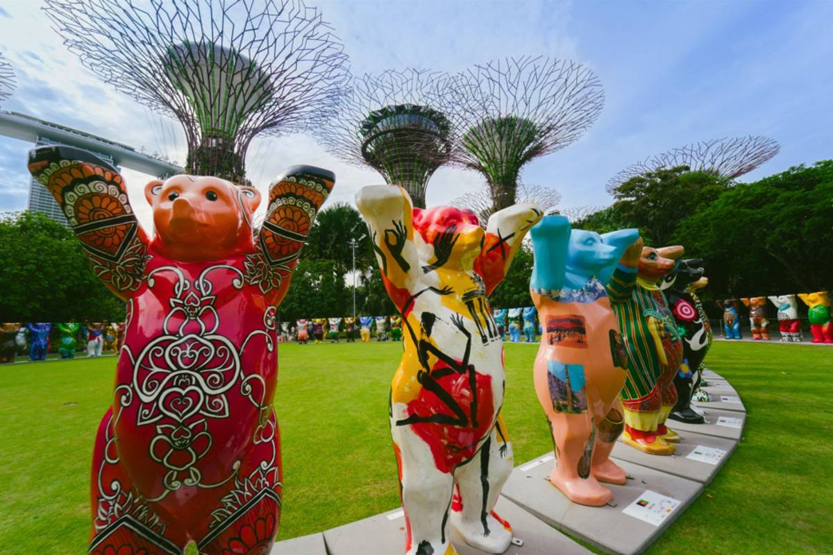 Gardens by The Bay bear exhibition for free things to do September 2025