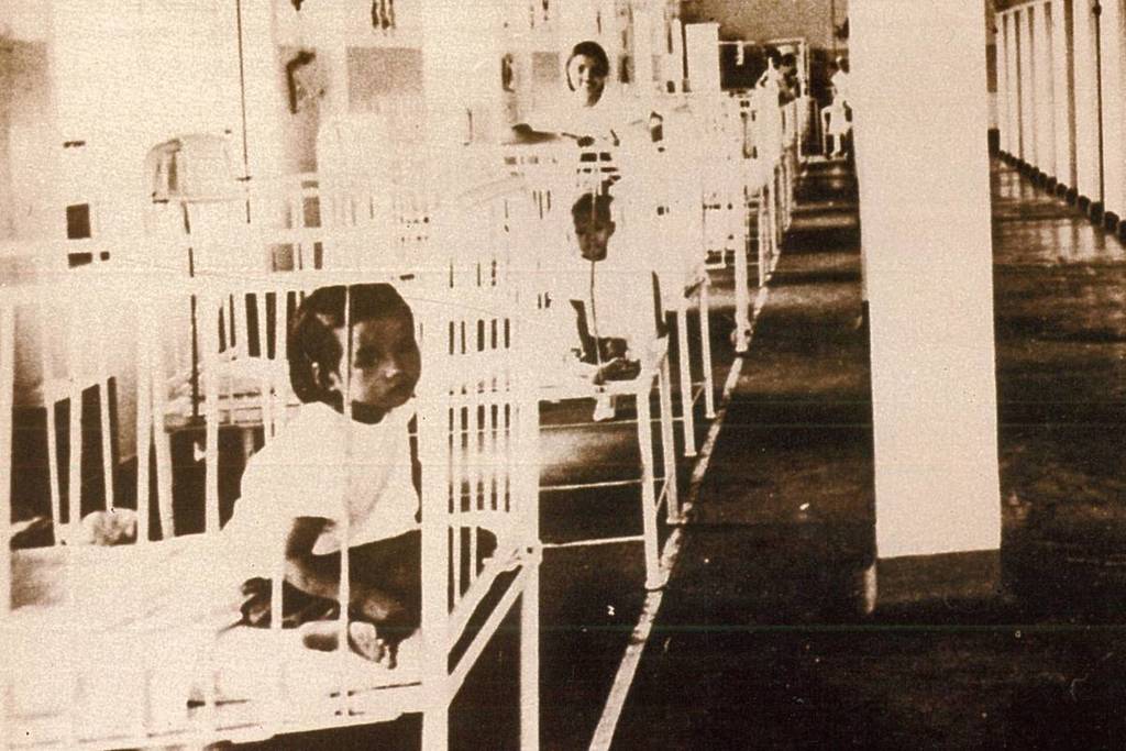 babies inside Singapore's general hospital in the 1900s