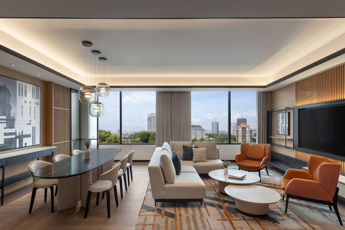 Sheraton hotel near Singapore with luxury suites and sitting rooms