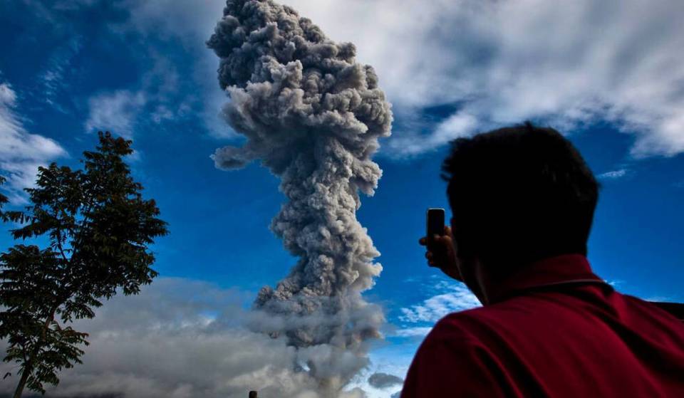 Singapore To Bali Flights Cancelled After Volcano Eruption: What Travellers Need To Know