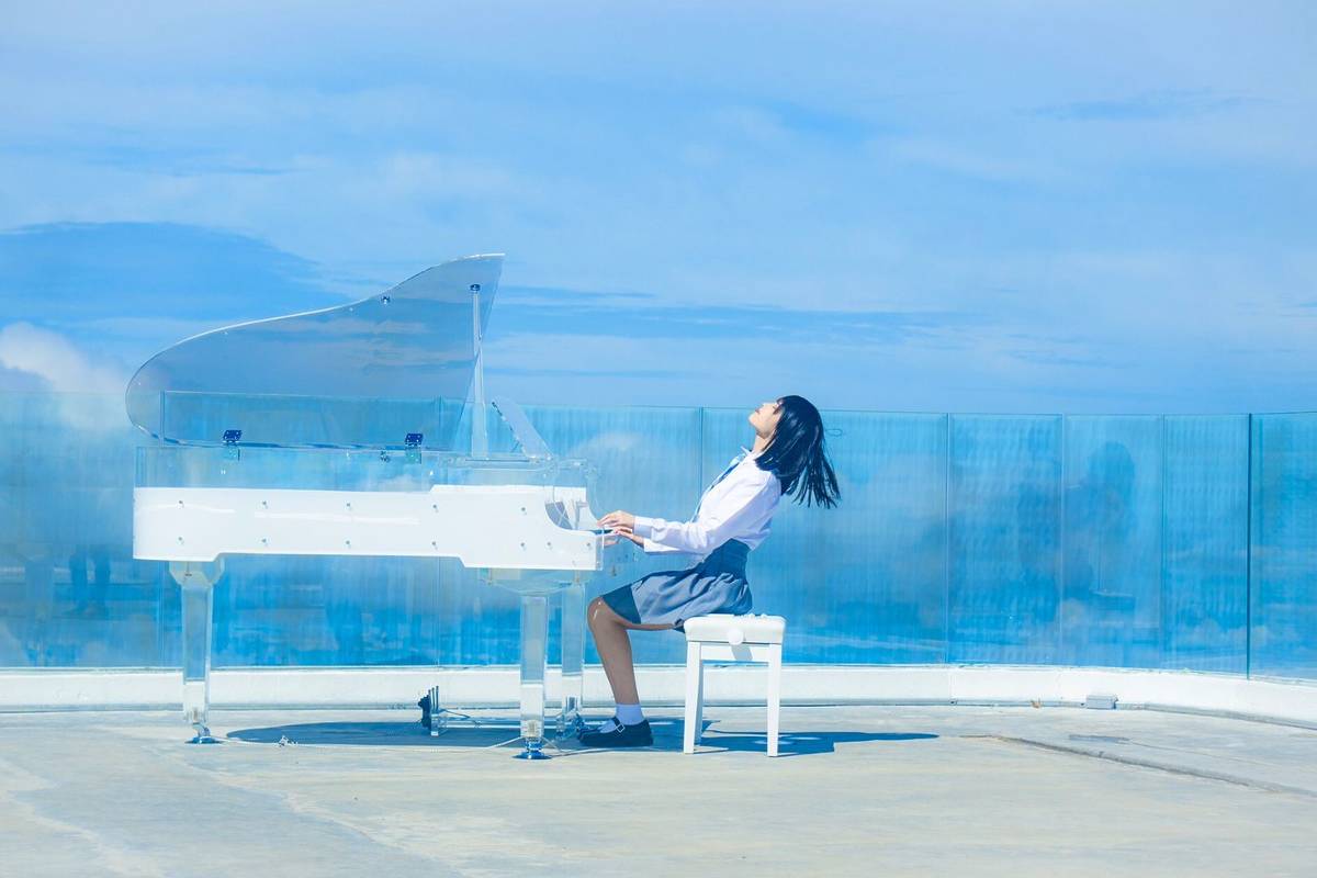 playing piano in the sky in Malaysia Instagram photo locations Asia
