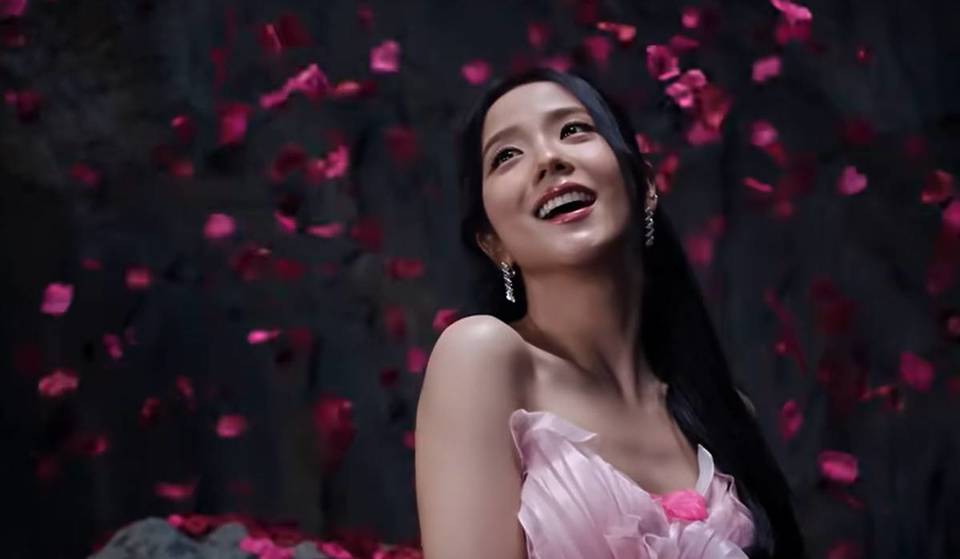 BLACKPINK’s Jisoo Shoots Stunning New Music Video at Singapore&#8217;s Mandai Wildlife Reserve—And Fans Had No Idea