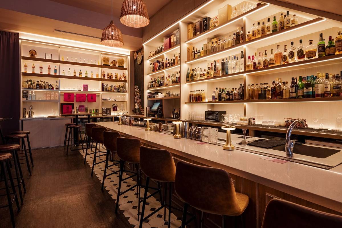 Nutmeg & Clove interior of bar