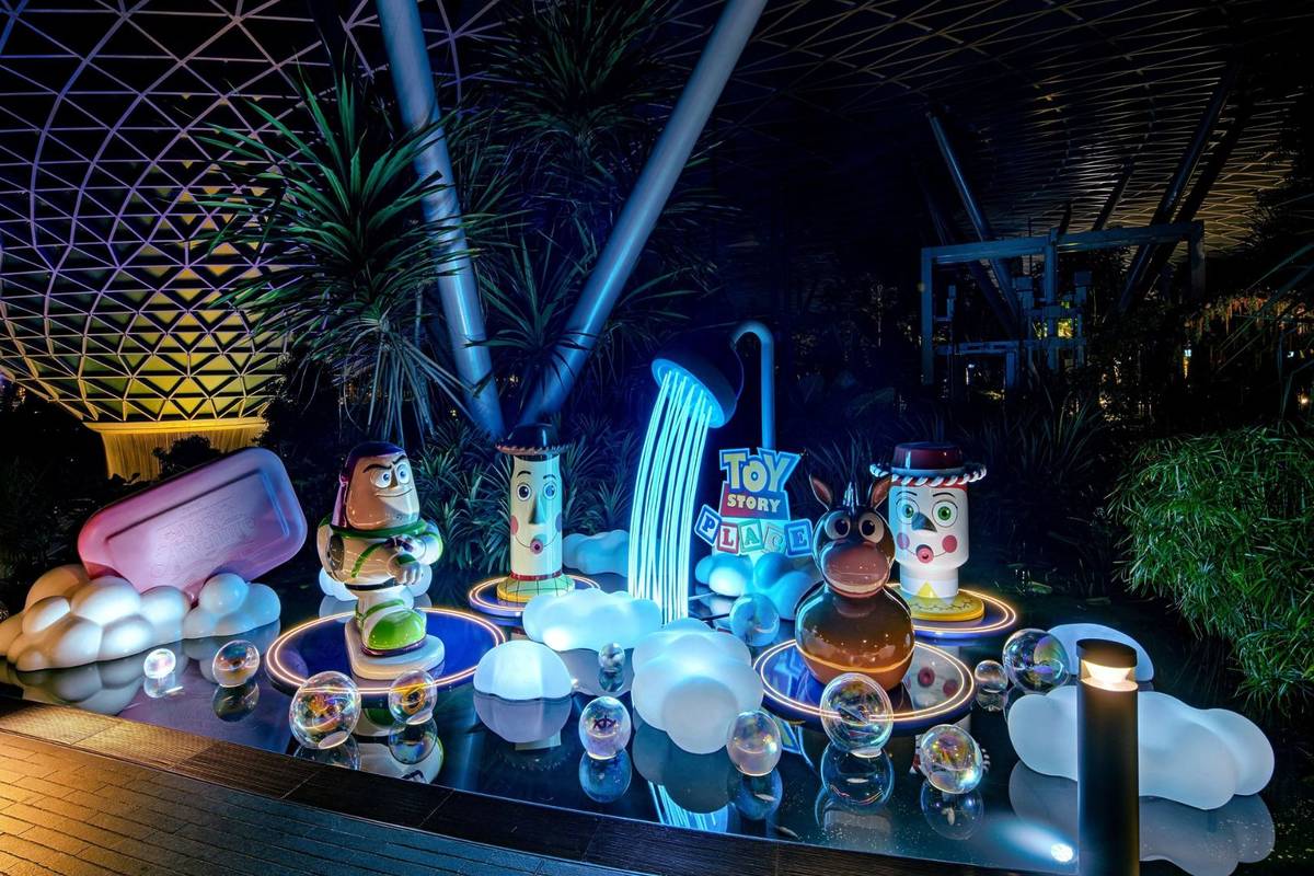 Disney Christmas Changi Airport and Jewel photo spots