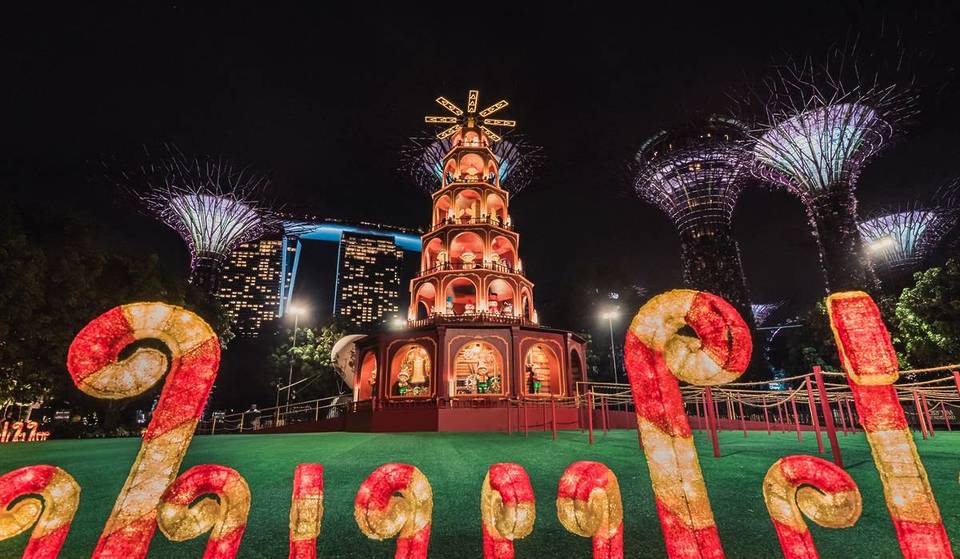 10 Must-See 2025 Christmas Lights Displays & Festive Pop-Ups In Singapore—Discover Huge Christmas trees, Disney Themes, A Flying Santa & More! 