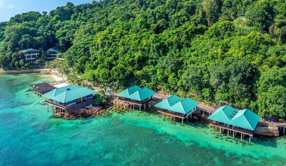 Forget The Maldives: 5 Pristine Islands Near Singapore That Are Hundreds Cheaper—Untouched Beauty, Car-Free Roads & Zero Crowds Await! 