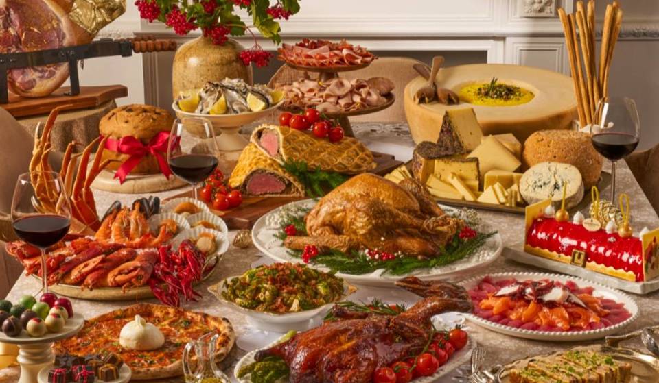 The Must-Book 2025 Christmas Dinners & Buffets In Singapore—Free Gifts, Champagne Brunches, Cocktail Stations, Cheese Wheels & More Await!