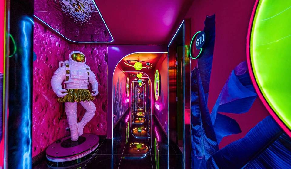 13 Cheap Things To Do Singapore Under $15—Find Free Chocolate Factories, Iconic Light Shows & Affordable Indoor Fun!