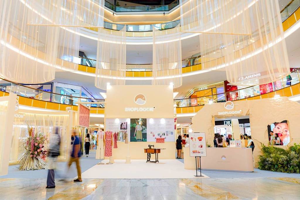 Mid Valley Southkey JB interior 