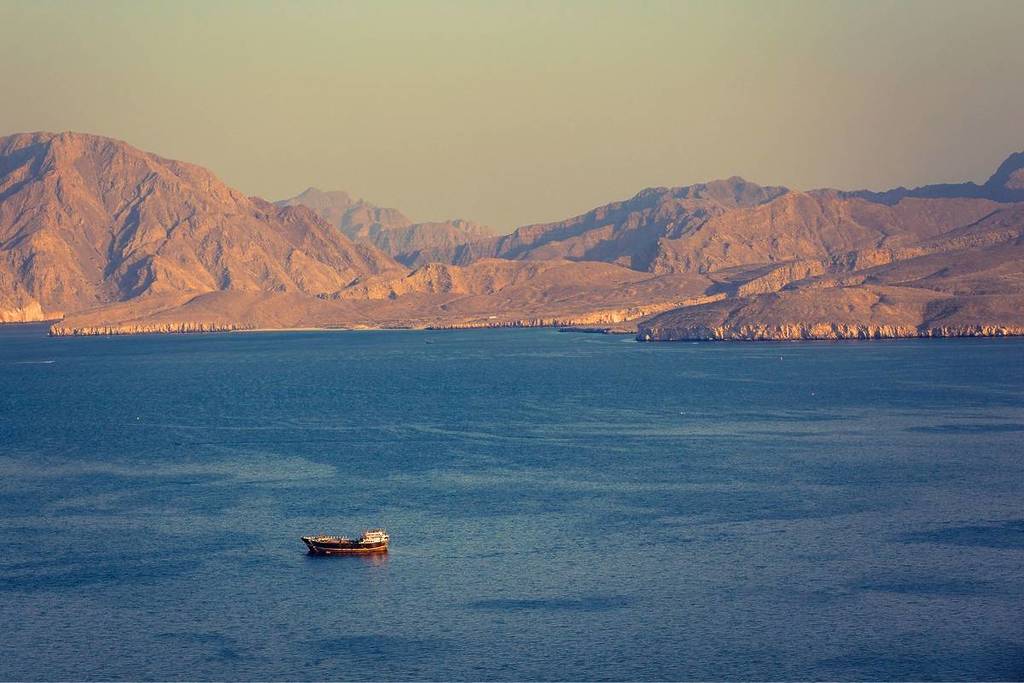 Strait of Hormuz in Iran blocked 2026