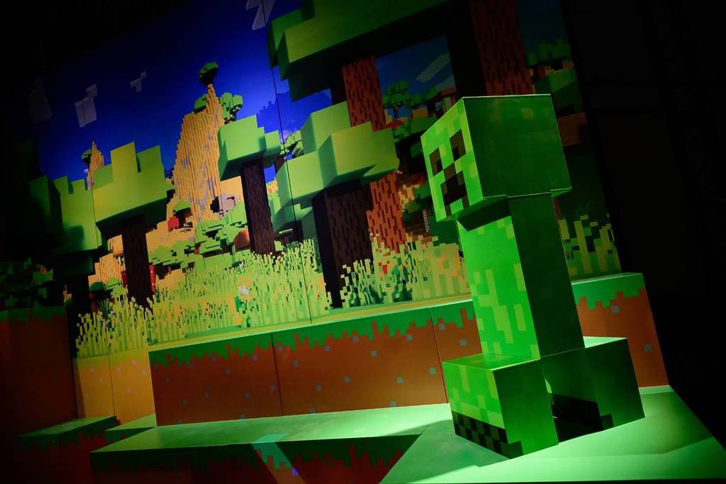 A creeper featured at Minecraft Experience: Villager Rescue - one of the more family friendly touristic things to do in Singapore