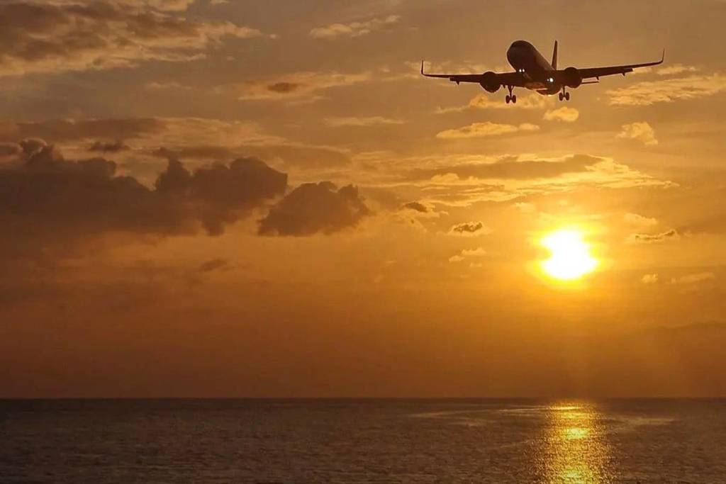 plane beach just 2 hours from Singapore in Phuket