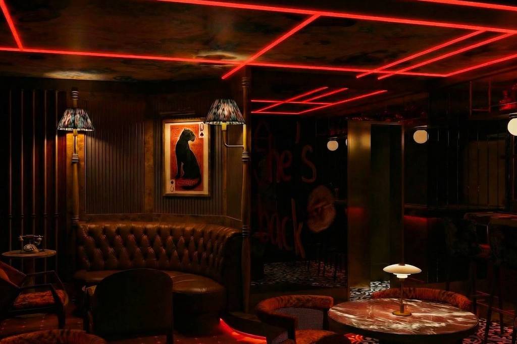 Chinatown new supper club with red hues 