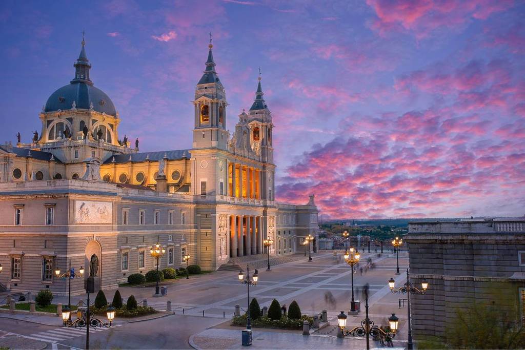 Madrid city centre new flight route from Singapore