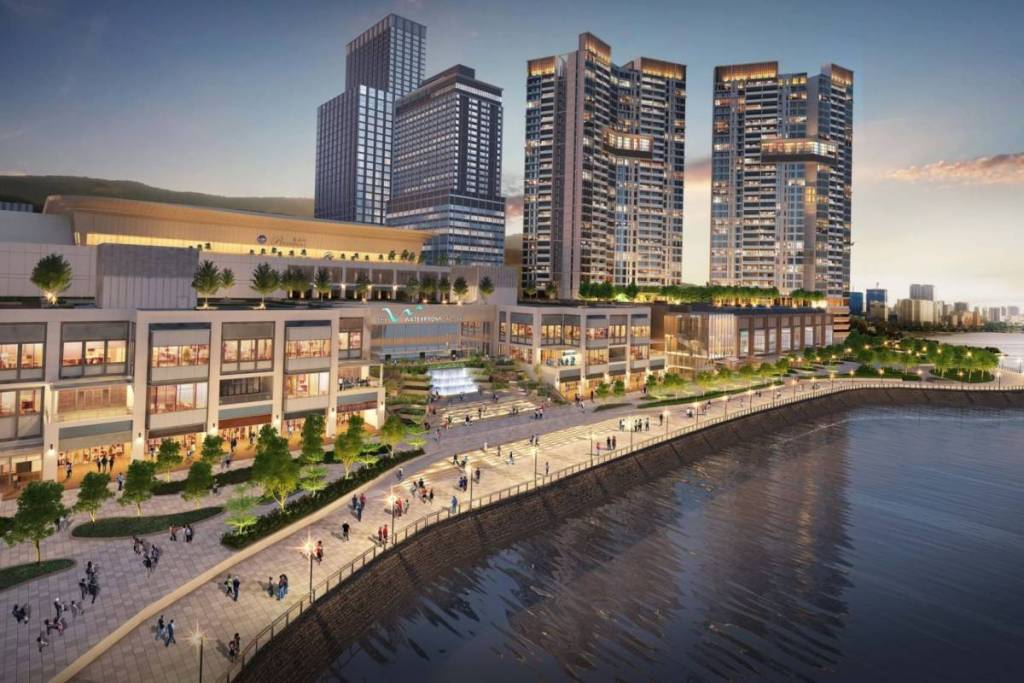 The Waterfront Shoppes Mall in Penang is opening in September 2026 and it's the exact same size as VivoCity Singapore's largest mall with hundreds of stores, open-air dining and more