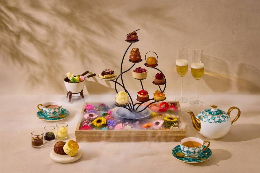 A World Champion Pastry Chef brings a decadent chocolate high tea to SG and featuring chocolate-infused wagyu & DIY Fondue Symphony of Chocolate Afternoon Tea at The Lobby Lounge frasers House 2026