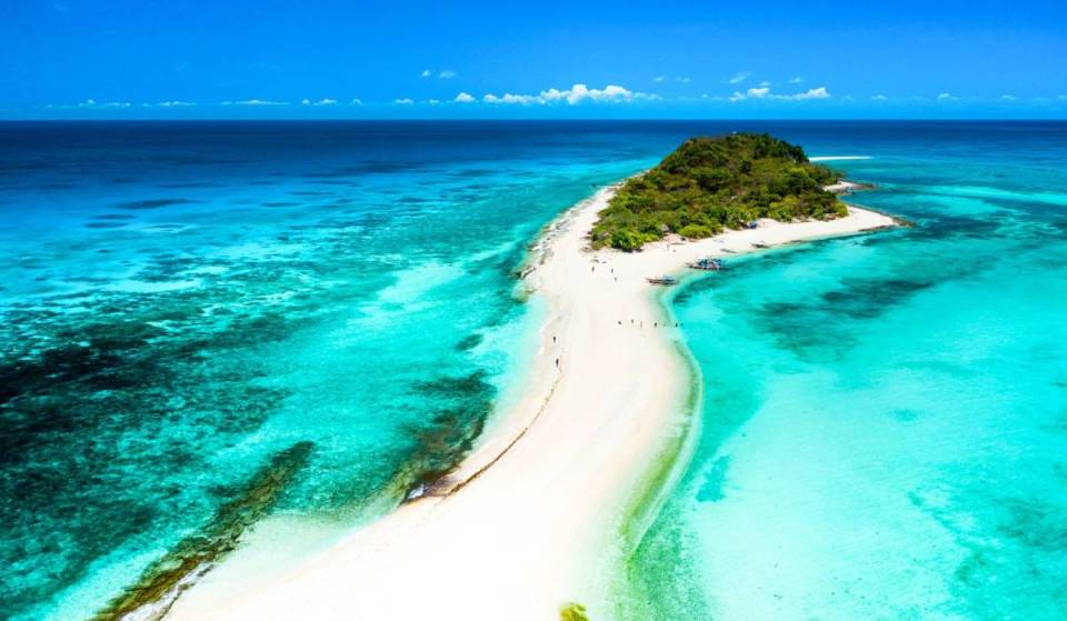 This deserted Caribbean-like sandbar in Southeast Asia has zero electricity or resorts and can be walked in under 30 mins
