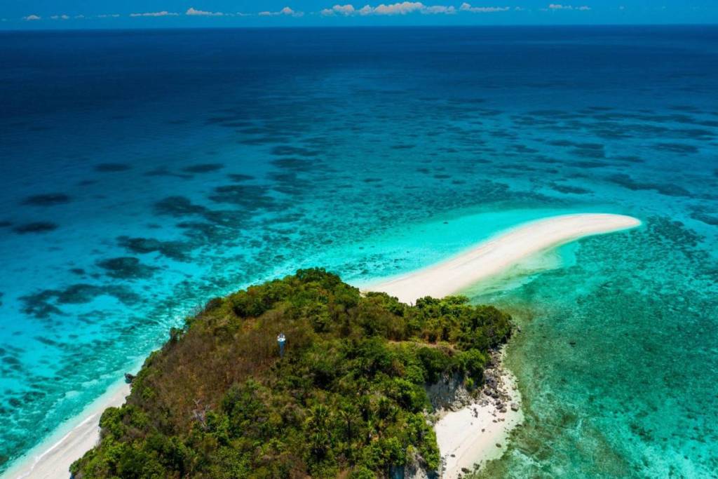 deserted islands in the Philippines that resemble the Caribbean 
