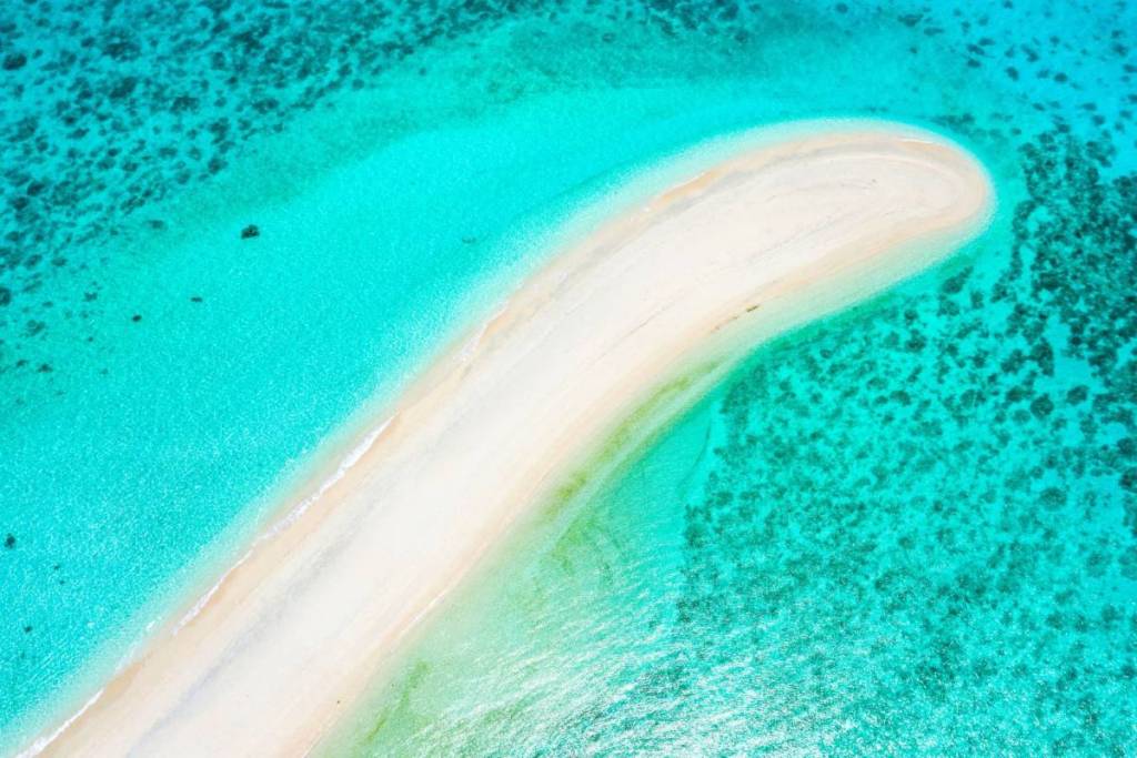 Cresta De Gallo secret white sandbar in Southeast Asia 