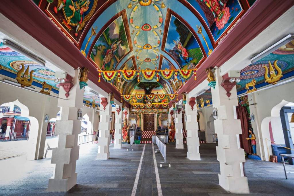 inside Singapore's oldest temple 