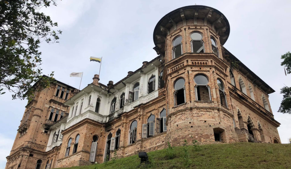75-min flight: Malaysia’s haunted Scottish Castle has secret tunnels &amp; Malaya’s first elevator
