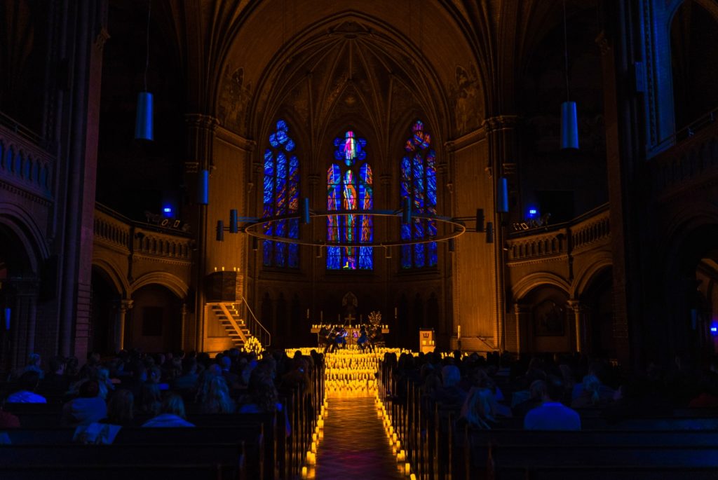 Das Candlelight-Konzert zum 100-jährigen Jubiläum der Warner Bros. Studios wirft ein Licht auf 100 Jahre Geschichtenerzählen
