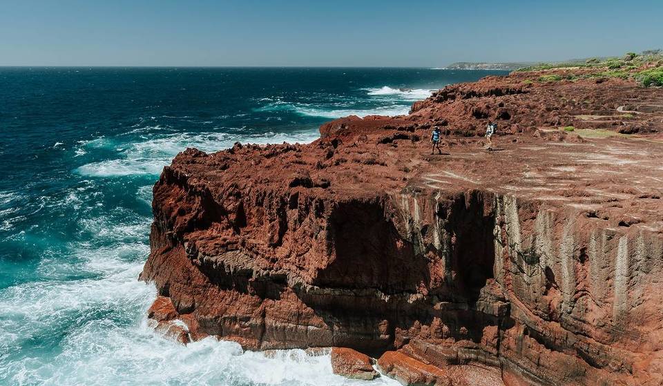 This Iconic NSW Coastal Walk Has Just Reopened – With Stunning Views And A Historic Lighthouse