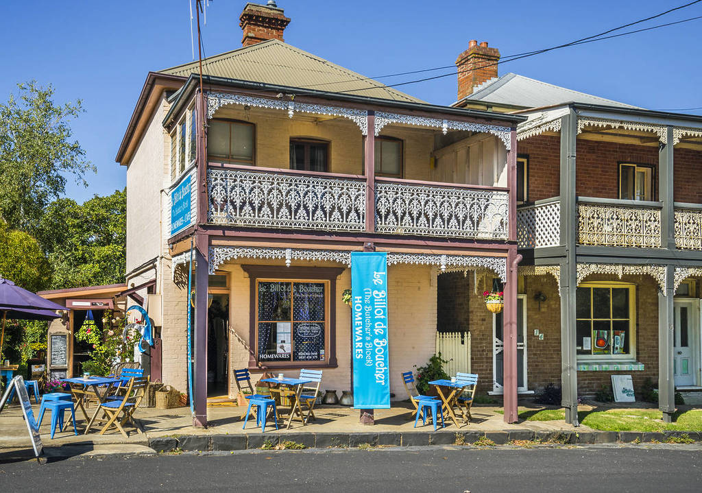 Le Billot de Boucher homewares store and cafe with bright blue signage, set in a historic double-storey terrace on Millthorpe’s main street