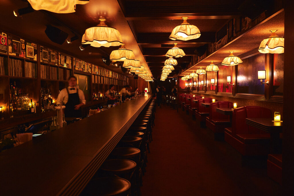 curtain jazz bar