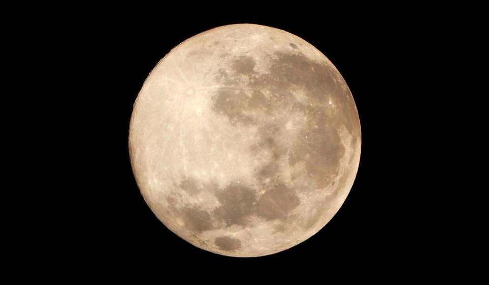 The Spectacular ‘Flower Moon’ Is Rising Over Sydney This Evening — Here’s Exactly When To Look Up Tonight In NSW