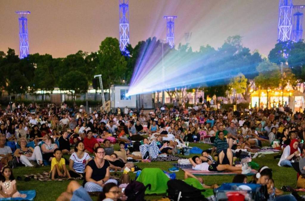fans watching the fifa world cup in sydney