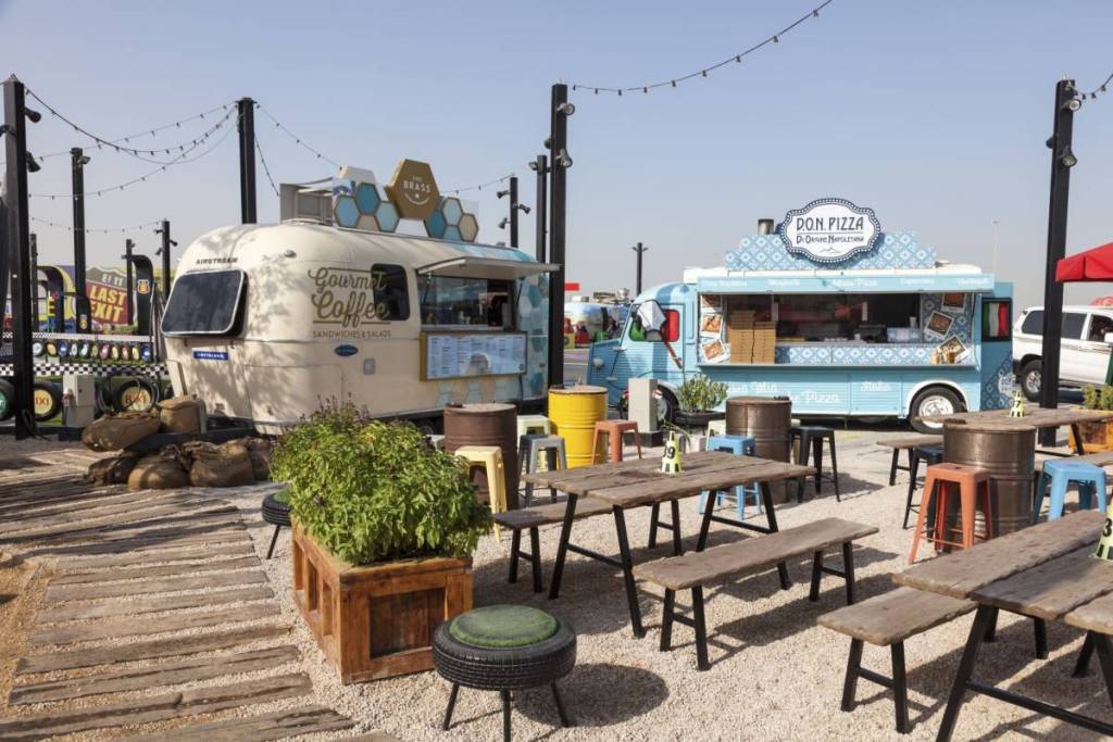 food trucks in Sydney ar Sydney summertime