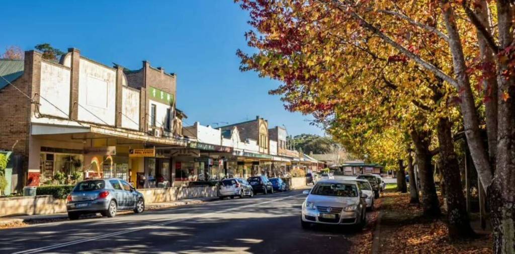 bundanoon, spring day trip near melbourne in victoria