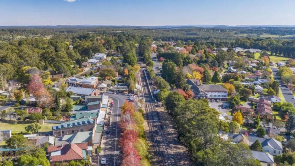 bundanoon, spring day trip near melbourne in victoria