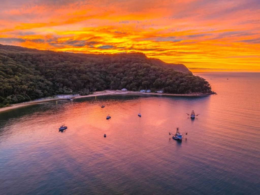 Wondabyne to Patonga walk near sydney